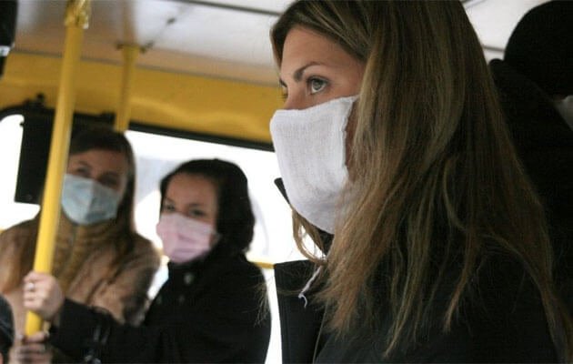 Эксперт рассказал, почему медицинские маски важно носить в общественном транспорте