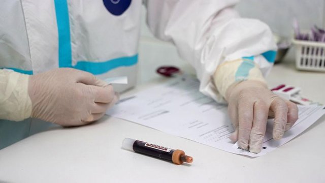Около 2 тыс. москвичей сдали анализ на антитела к коронавирусу