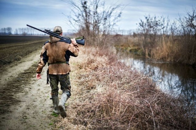 Охотники по ошибке застрелили браконьера в Приморском крае