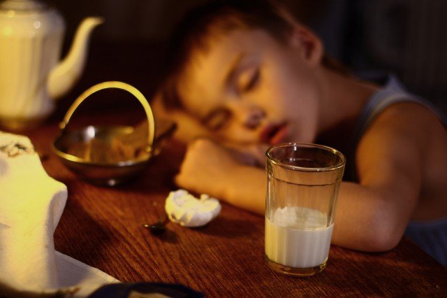 Эксперты рассказали о напитках, способствующих улучшению сна