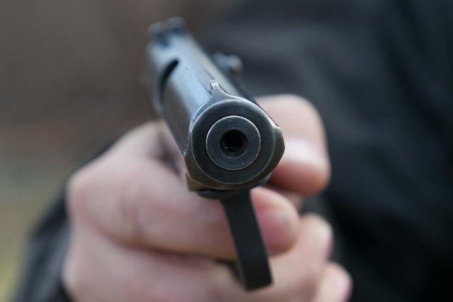 Охранник в Санкт-Петербурге выстрелил в голову человеку