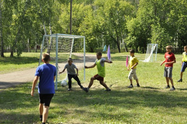 Вопрос об открытии летних лагерей решается в Омске