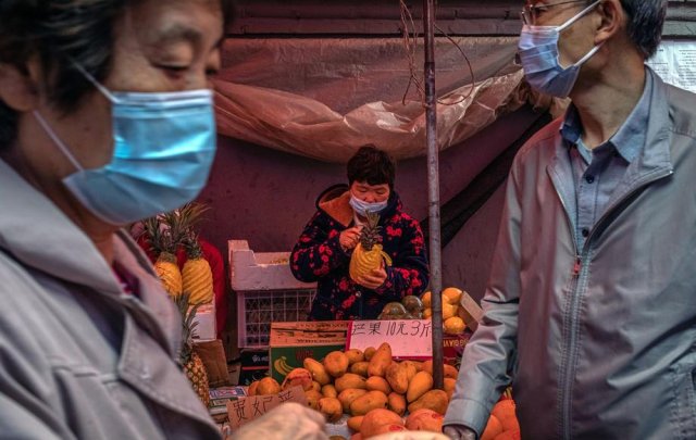 45 работников рынка в Пекине оказались заражены коронавирусом