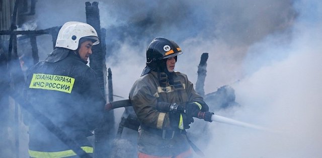 Пожар произошёл на бетонной фабрике в Ростове