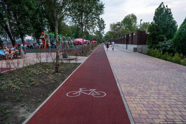 Жители Ростова просят построить вдоль рельсов велосипедные дорожки