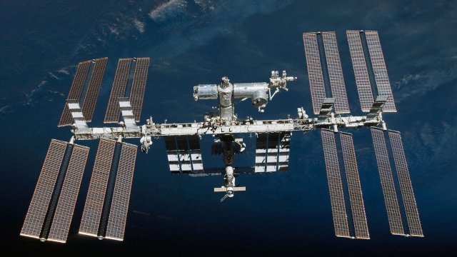 Космонавты начали готовиться к рекордно быстрому полёту к МКС