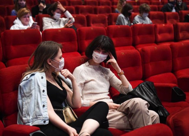Российские кинотеатры не будут поднимать цены на билеты