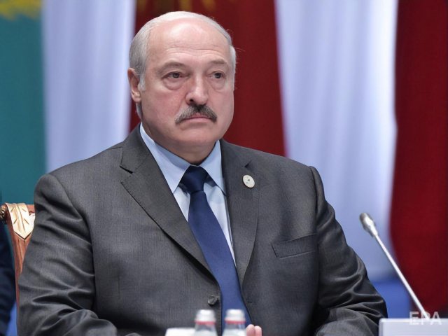 Александр Лукашенко выступил с обращением к протестующим с призывом успокоиться
