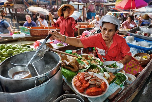 В Таиланде предлагается начать принимать туристов на Пхукете