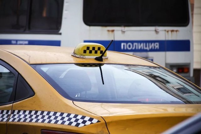 Московский таксист сломал ногу пассажиру в результате конфликта