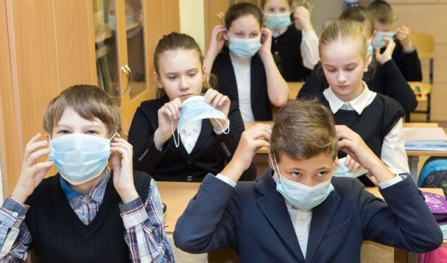 Обязательным сделали ношение масок школьниками в Карелии