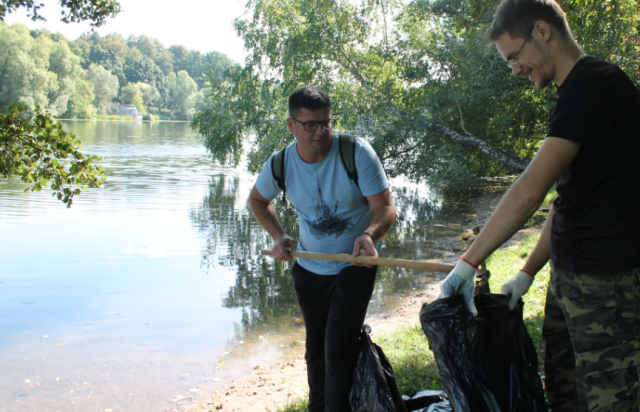 Жителям Москвы предложили принять участие в акции по очистке берегов водоёмов