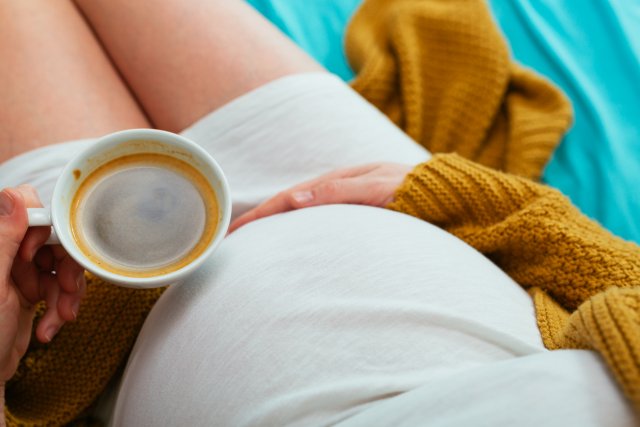 Врачи предупреждают о том, что беременным женщинам не рекомендуется увлекаться кофе