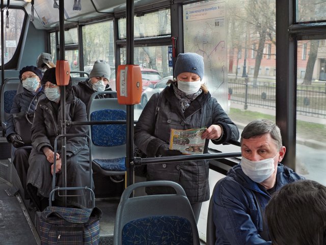 Пользоваться транспортом в Санкт-Петербурге без медицинских масок будет запрещено