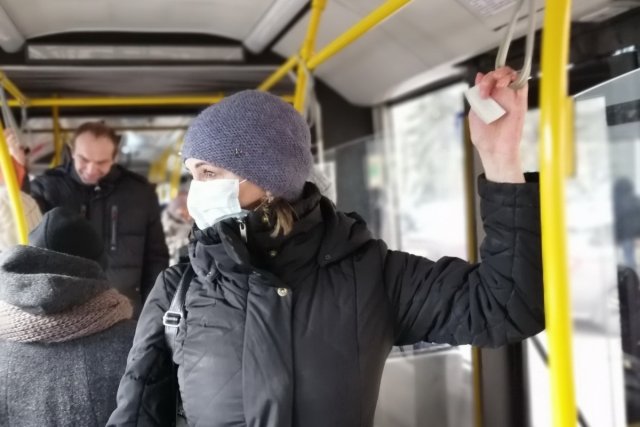 Пассажир автобуса в Уфе устроил скандал из-за нежелания одеть медицинскую маску