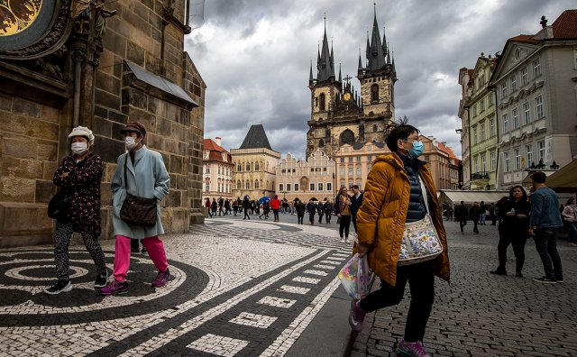 В Чехии ввели ограничения на передвижение граждан по стране