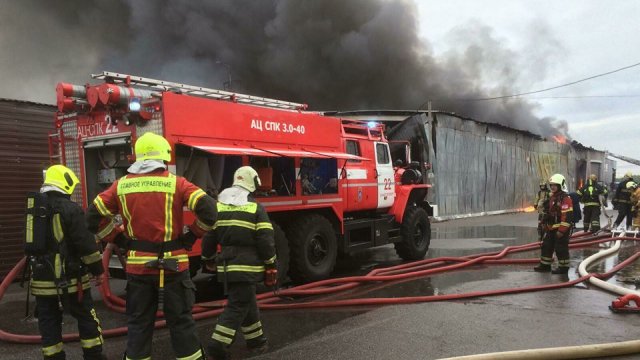 В результате пожара в частном доме Санкт-Петербурга погибли трое пенсионеров