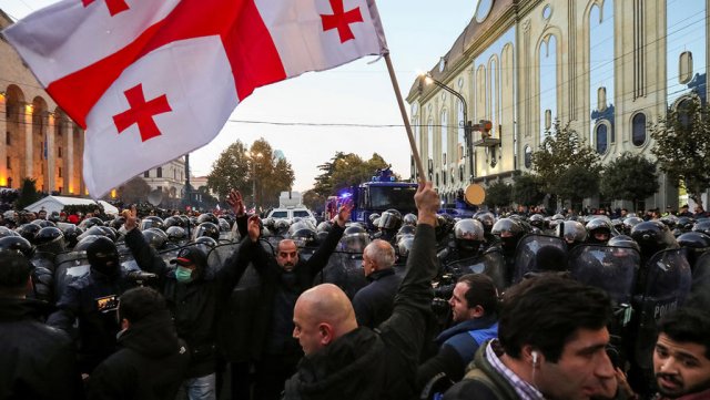 Оппозиционеры вновь собираются на акцию протеста в Тбилиси