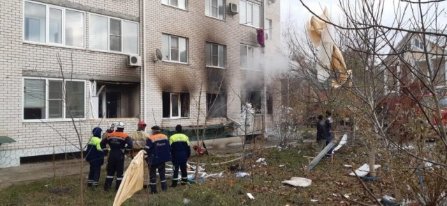 В многоэтажном доме в Ставрополе пострадали два человека во время пожара