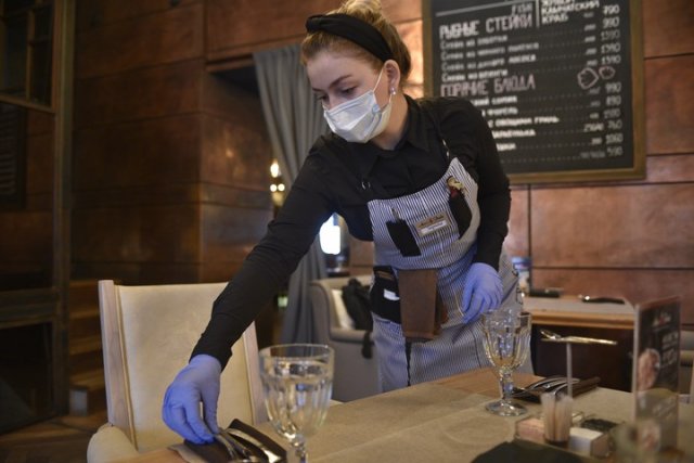 Руководитель департамента торговли и услуг в Москве рассказал о правилах работы кафе в период пандемии