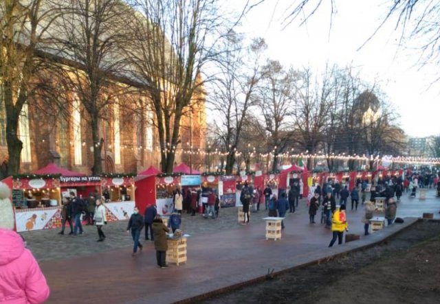 Из-за столпотворения людей было решено закрыть места общественного питания на ярмарке в Калининграде