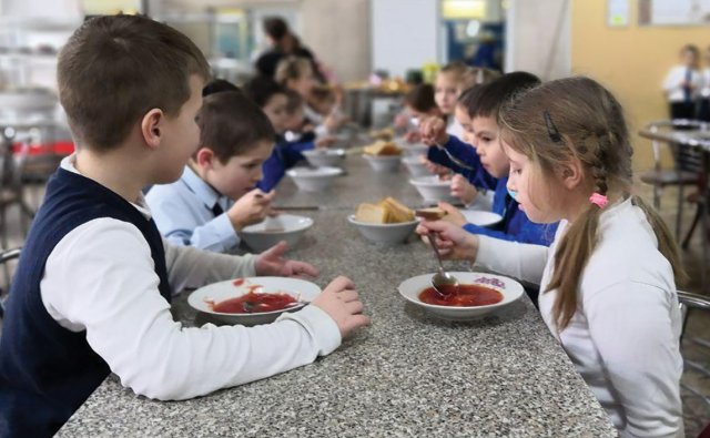 Родительский контроль питания начал работать в школах в Казани