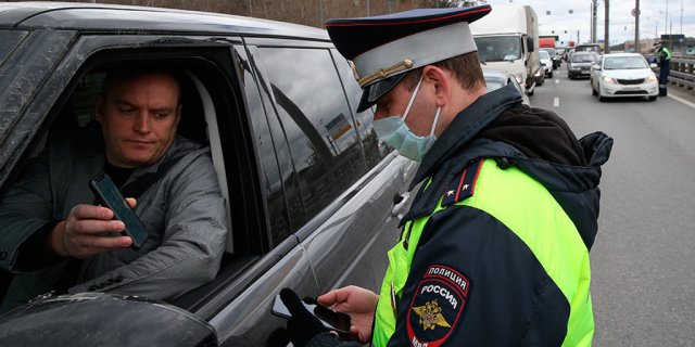 В Госдуме прокомментировали вопрос о замене водительского удостоверения на QR-код