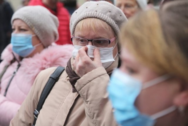 Эпидемиолог призывает не отказываться от медицинских масок в морозы