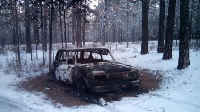 В Волгоградской области мужчина погиб во время пожара в автомобиле