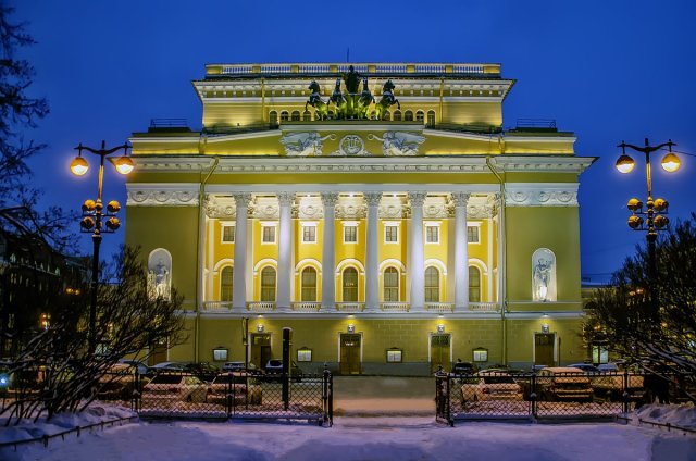 Владельцы единой карты петербуржца могут бесплатно посещать театр