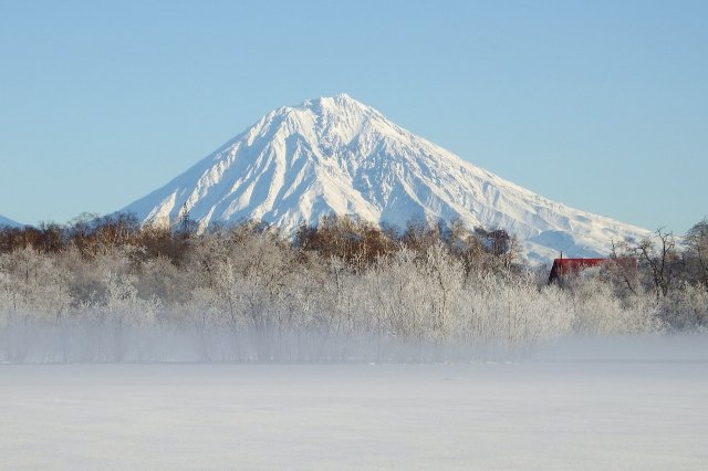 Принудительный спуск лавин будет проведён на склонах вулкана Вилючинского