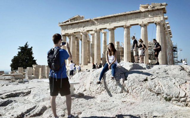 В Греции начнут принимать туристов из России без карантина