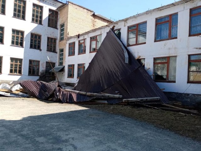 Крыша обрушилась в одной из школ Приморского края