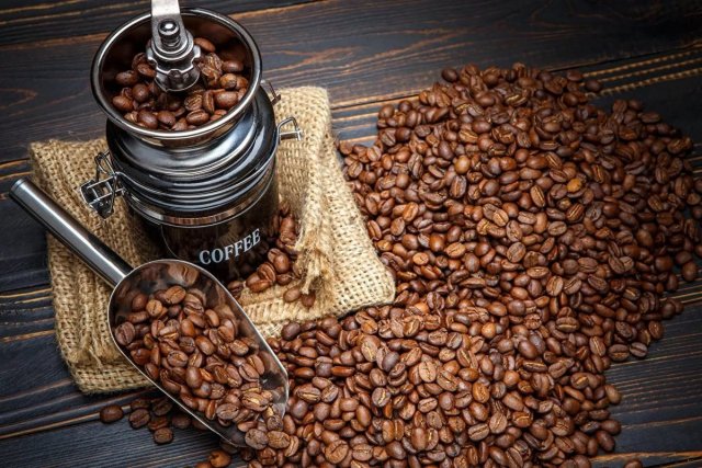Учёные рассказали, как кофеин влияет на здоровье и работу мозга