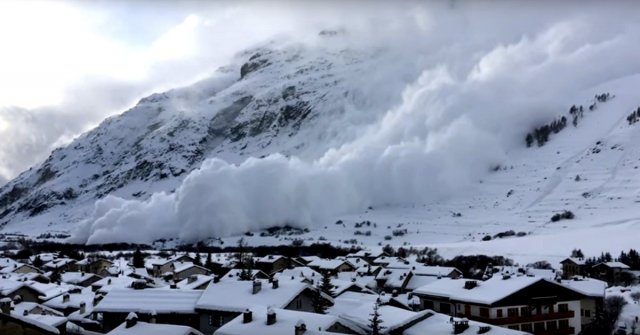 Три лыжника скончались во Франции в результате схода лавины