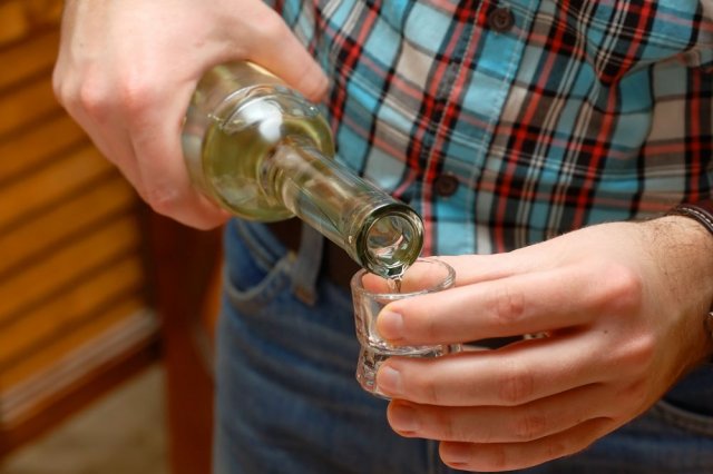 Нарколог рассказал, может ли быть польза от умеренного употребление алкоголя