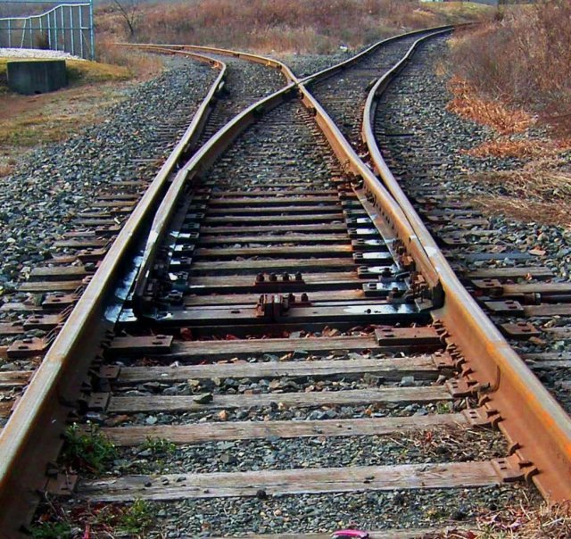 Житель Красноярска погиб под колесами поезда на железнодорожной станции