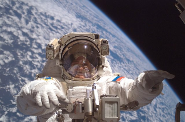 Эксперты «Роскосмоса» изучили туристические запросы для выхода в открытый космос