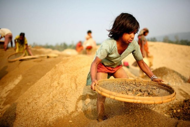 Эксперты Международной организации труда рассказали о том, что в мире значительно возросла эксплуатация детского труда
