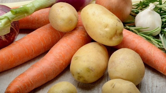 Сотрудники Минсельхоза назвали причины роста цен на сезонные овощи и фрукты