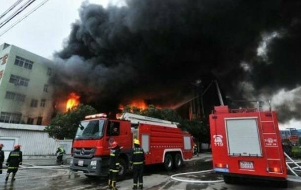 Крупный пожар с несколькими жертвами зафиксирован в Китае на складе