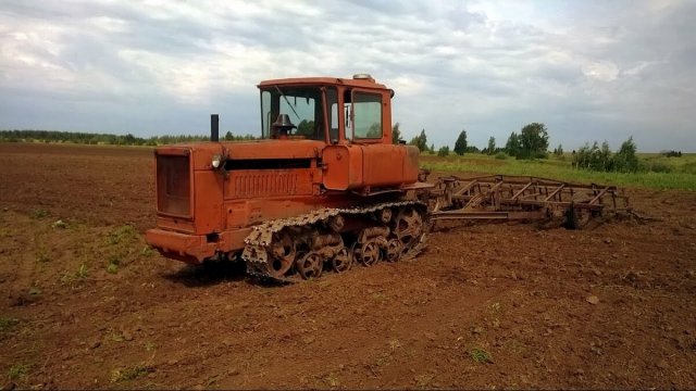 Житель Псковской области обвиняется в краже трактора