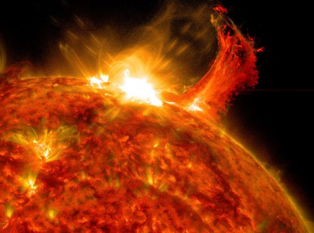 Учёные сообщили об обнаружении наиболее крупной вспышки на Солнце с 2017 города