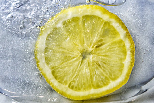 Замороженные лимоны оказались полезнее свежих