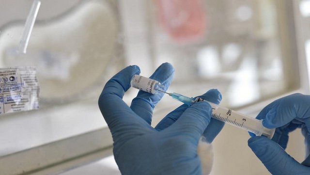 В Калужской области будет уволена медсестра, вколовшая вместо вакцины физраствор