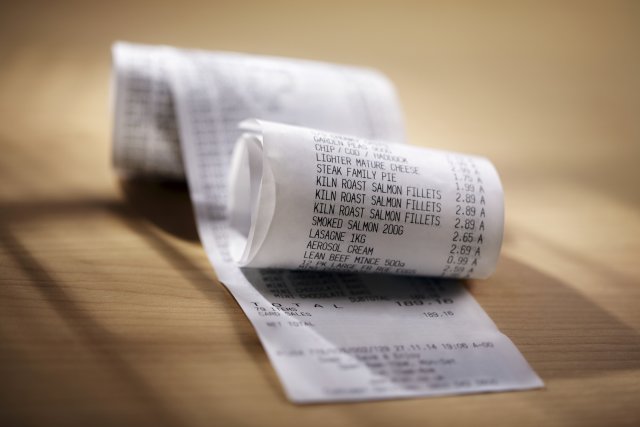 Эксперт рассказал, почему бумажные чеки вредны для здоровья людей