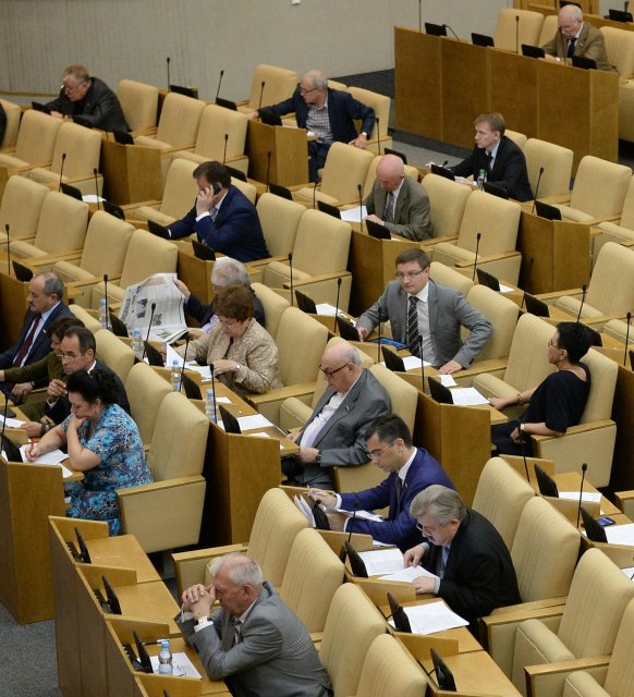 Представитель Госдумы прокомментировали идею об увеличении рабочей недели в России