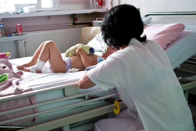 Житель Белогорска ударил ребёнка головой об пол, в намерении успокоить его