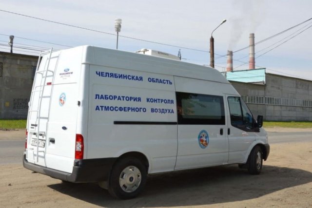 Жителям Челябинска рекомендуется не покидать дома из-за выброса сероводорода