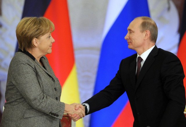 Меркель и Путин отметили о необходимости переговоров в нормандском формате